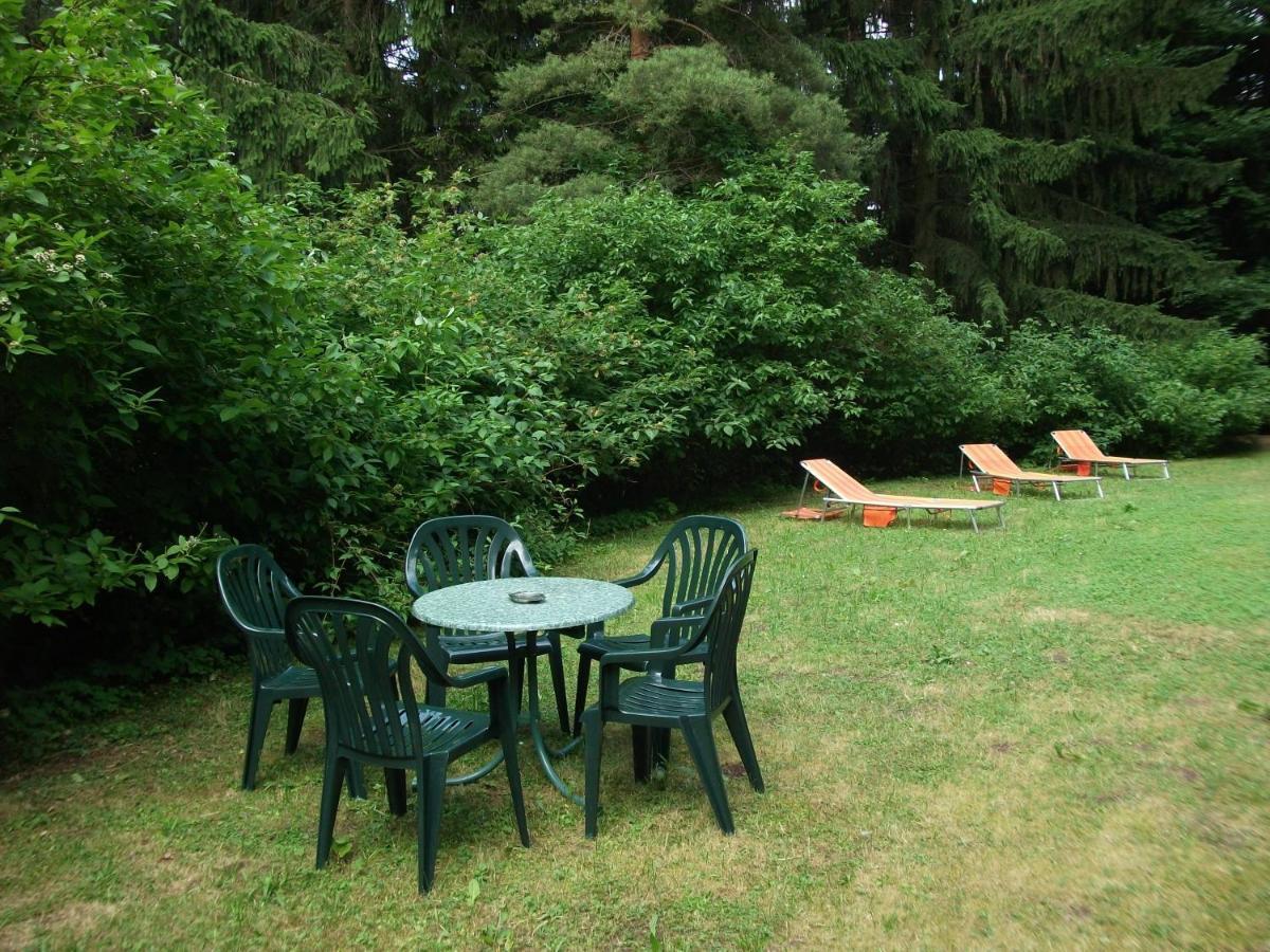 Hotel Am Wald -Garni- Elgersburg Exterior foto